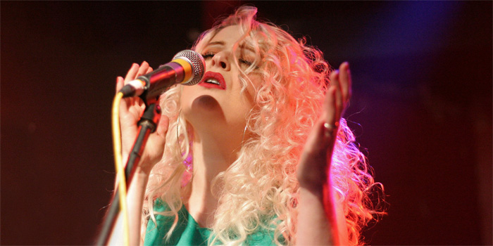 Ronika Ronika live photograph